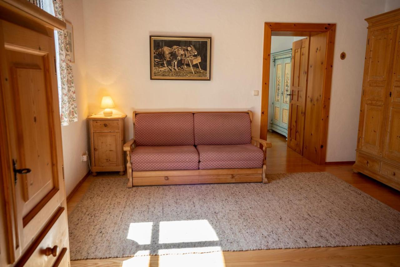Landhauswohnung Mit Wildromantischem Garten Füssen Exterior foto